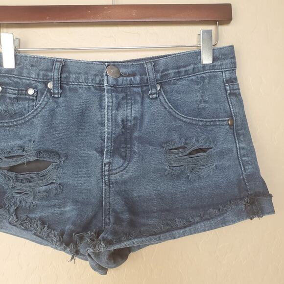 Tobi Distressed Frayed Cut Off Denim Shorts - Picture 4 of 9